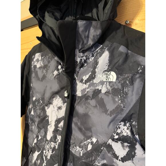 The North Face Boy’s Brayden Insulated Hooded Jacket Coat Black Grey Size 10/12 - Picture 3 of 6